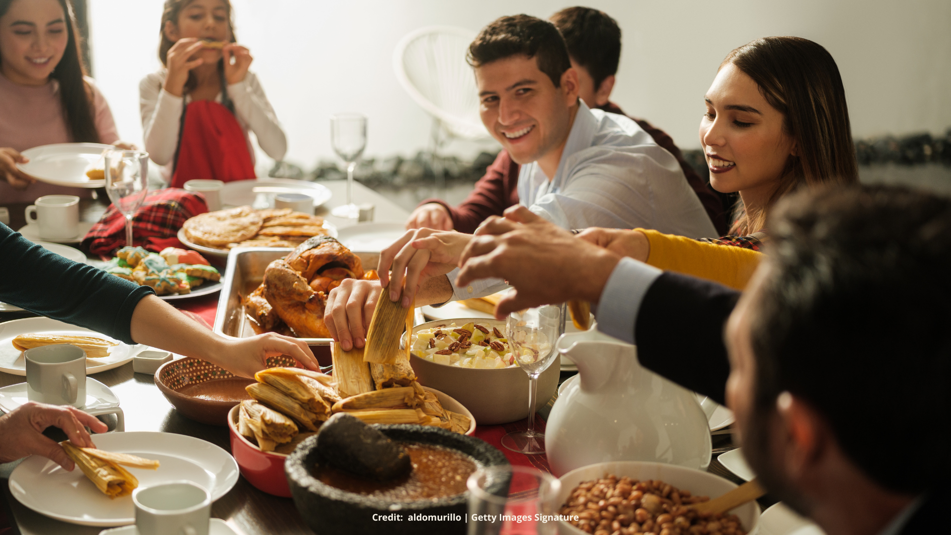 Picture of a Latino family eating a meal